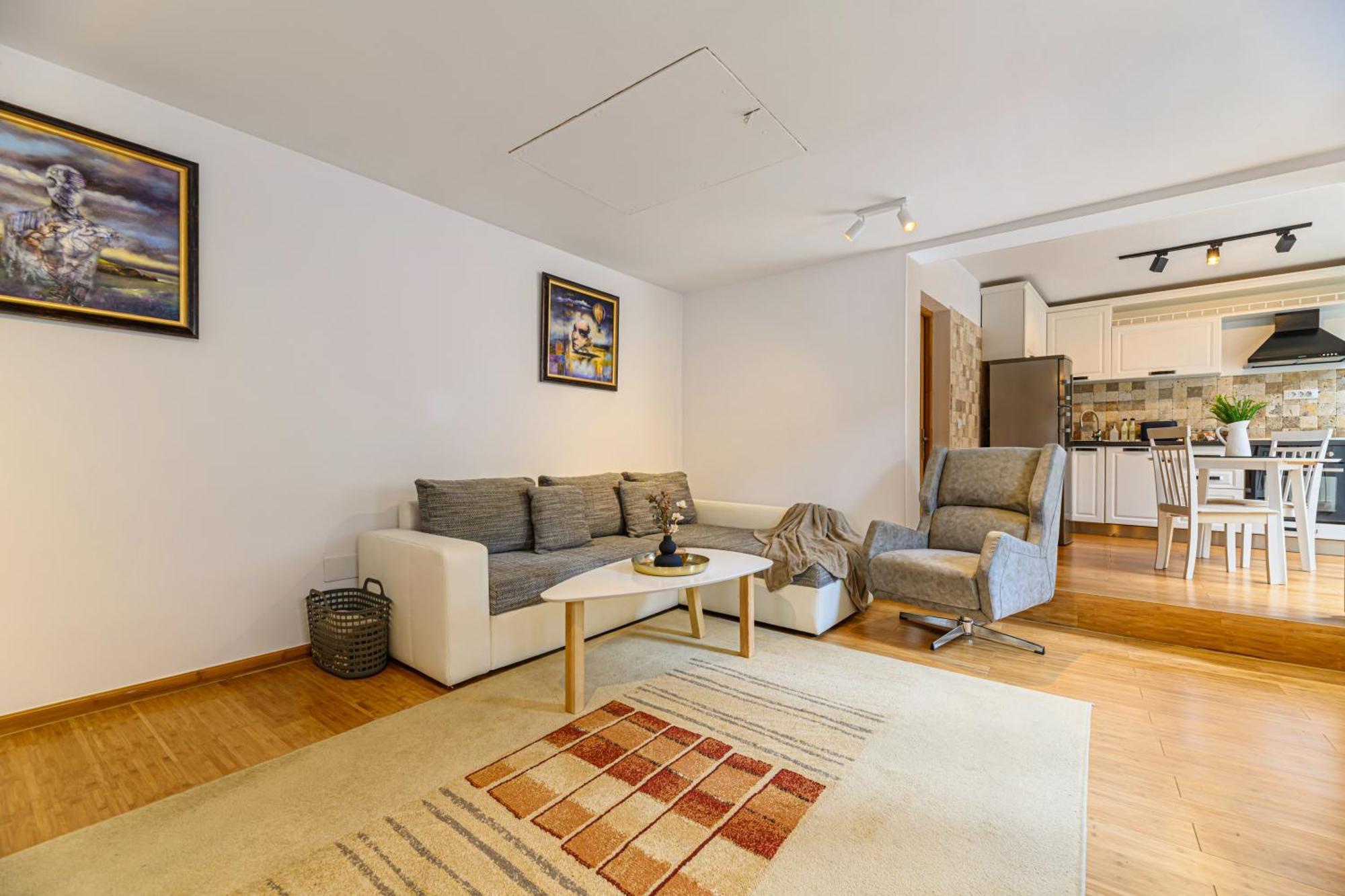 Ceahlau Cozy House With Terrace, Bbq & Free Parking 度假居 Braşov